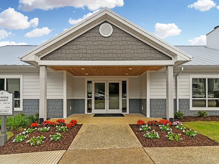 The Woodlands Apartment Homes — Photo 26