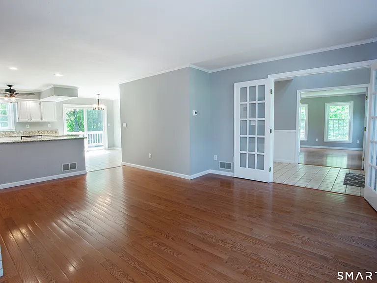 24 Old Mill Dr — Photo 3