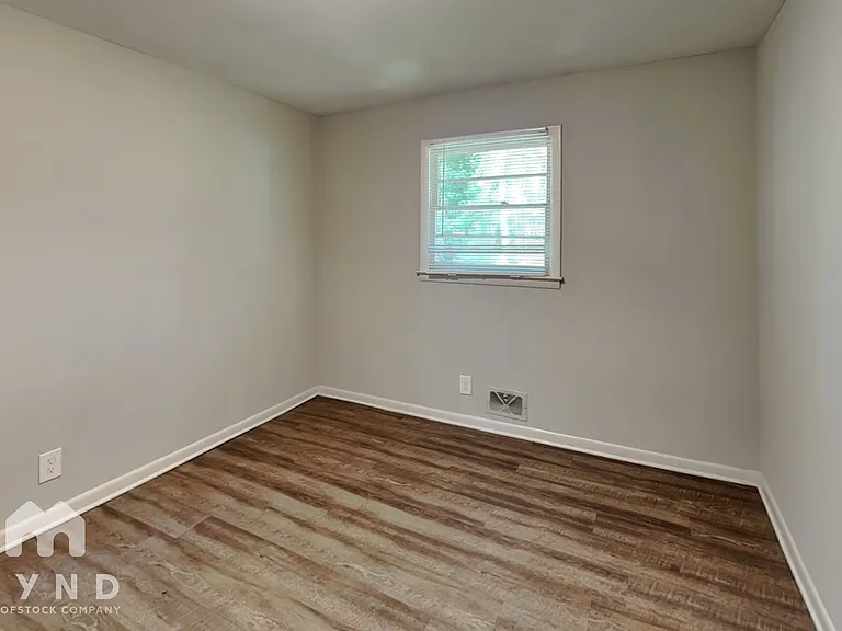 2731 Carriage Ln — Photo 9