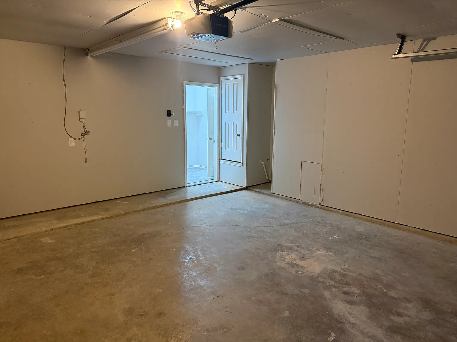 3 bed, 1381 sqft, $1,995 — Photo 4