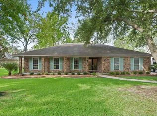 8908 Hermitage Pl, River Ridge, LA 70123