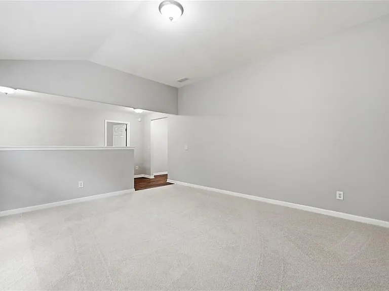 3685 Silver Springs Rd — Photo 18