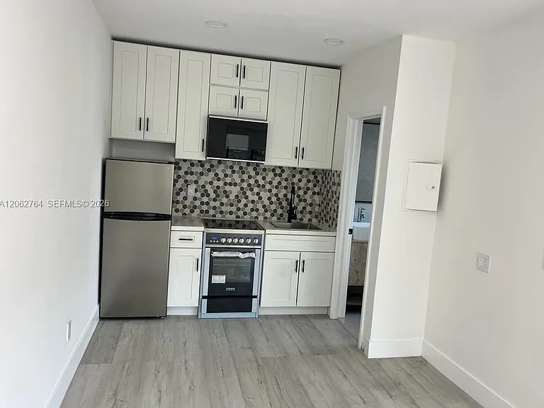 7128 Indian Creek Dr #8 — Photo 4
