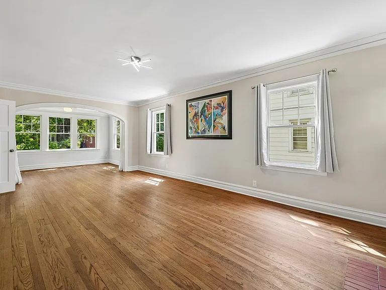 246 Maple Ave — Photo 4