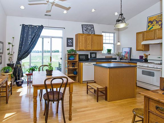 Kitchen / Breakfast Room