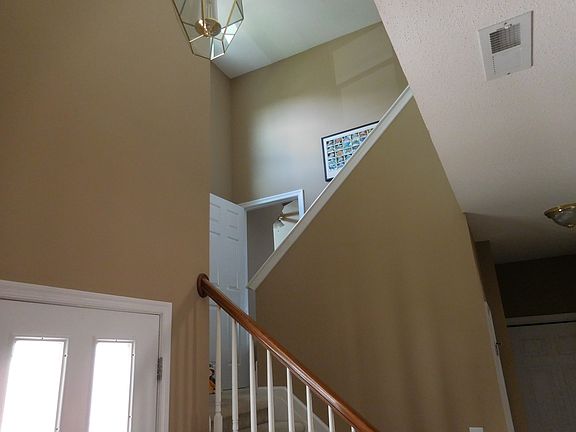 3rd image of 5112 Thomas Ct