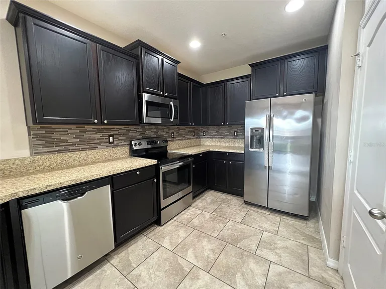 2137 Betsy Ross Ln #2137 — Photo 8