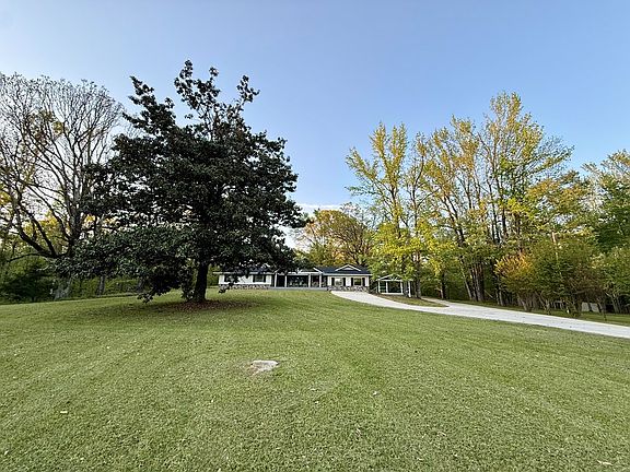 3rd image of 1250 Friendship Rd E