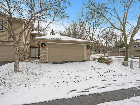 13104 Gemstone Ct, Apple Valley, MN 55124