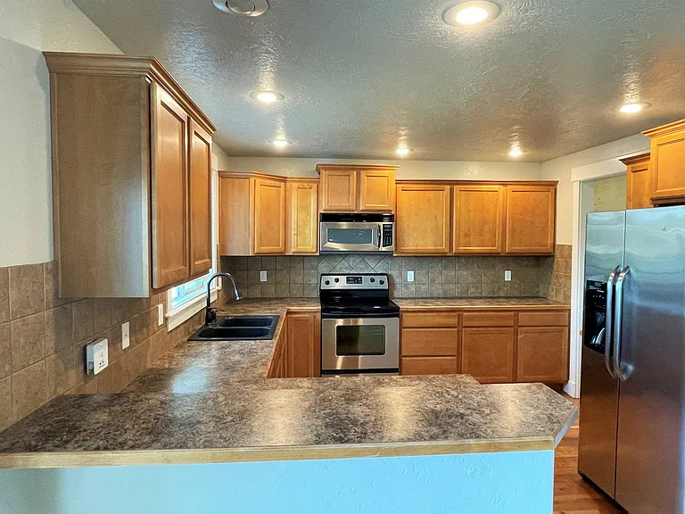 709 N Saddlebrook Way — Photo 19