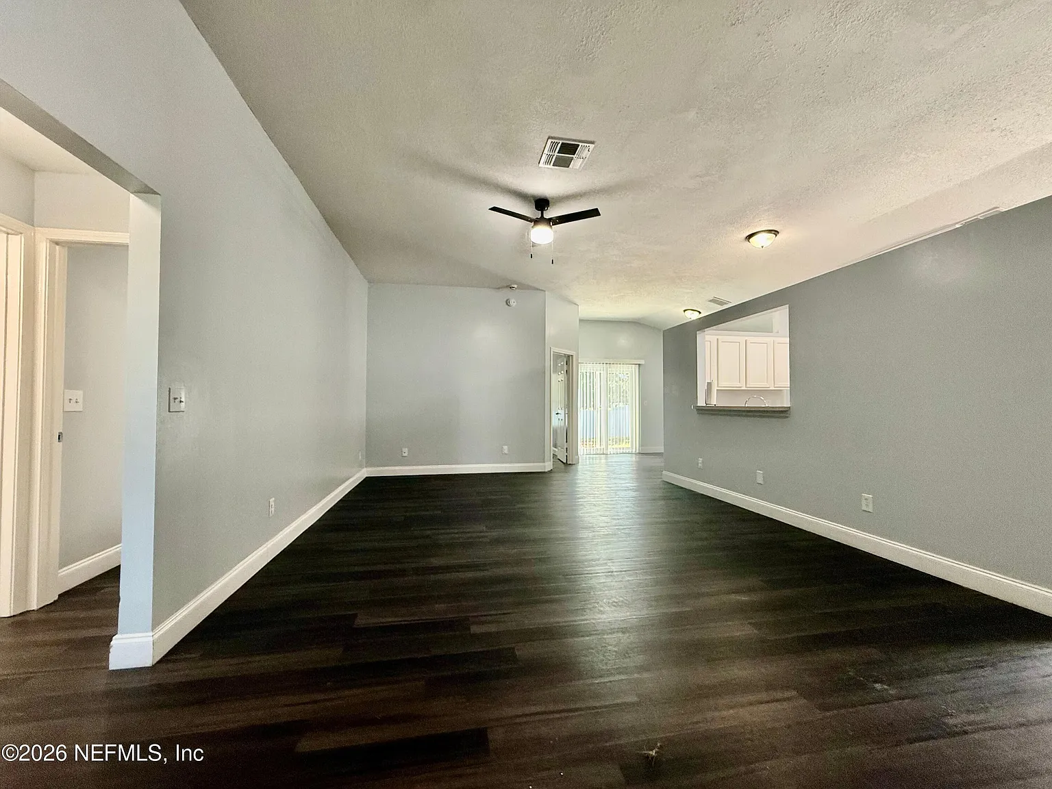 3 bed, 2.0 bath, 1548 sqft, $2,199 — Photo 3