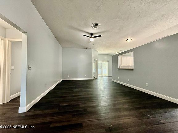 3rd image of 6841 Ridgeview Ave