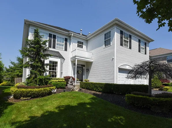 13 Turnberry Dr, Manalapan, NJ 07726