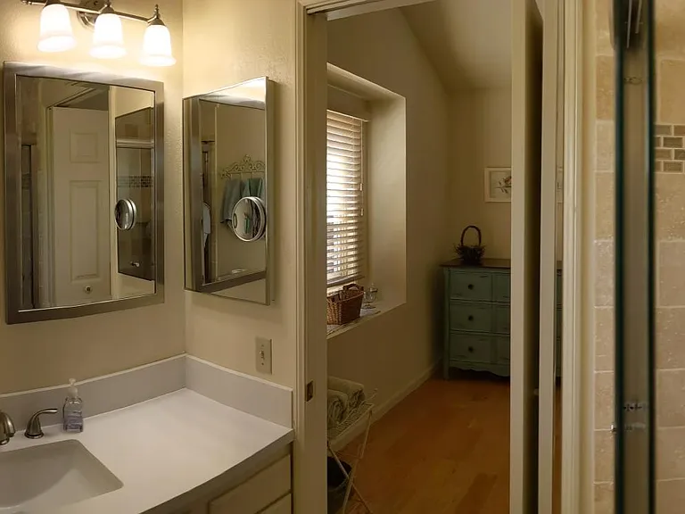 2110 De La Vina St #1 — Photo 12
