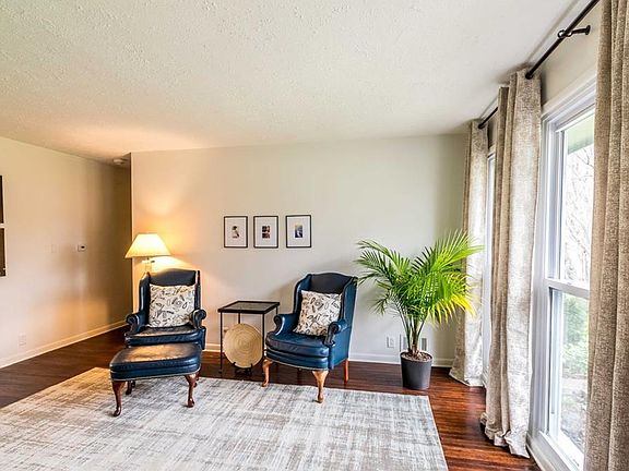 4th image of 6877 Meadowview Dr