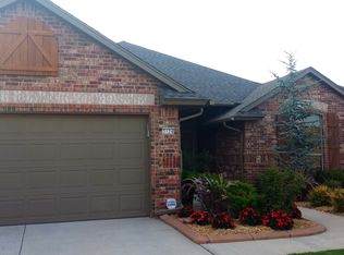 3124 Nighthawk Ln, Moore, OK 73160