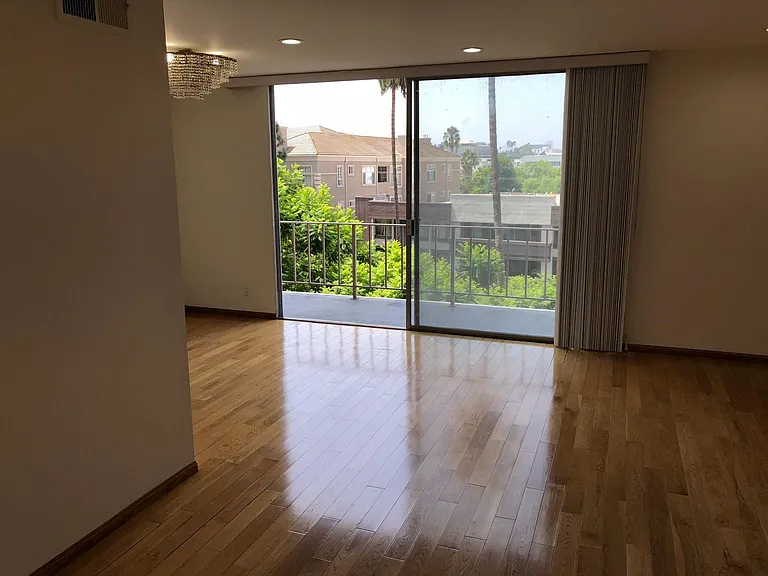 100 S Doheny Dr #523 — Photo 29