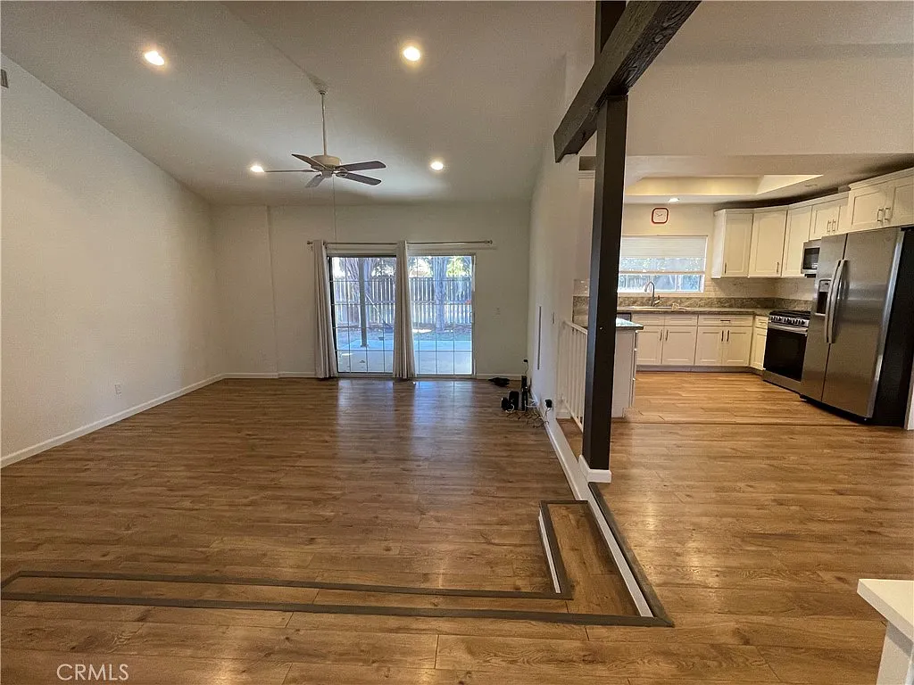 3 bed, 1462 sqft, $3,850 — Photo 3