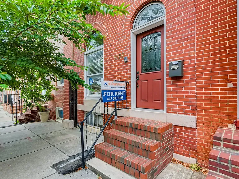 1127 S Hanover St — Photo 20