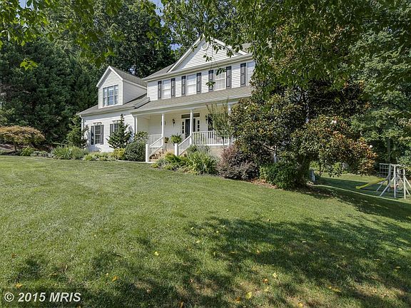 2nd image of 5252 Wade Ct