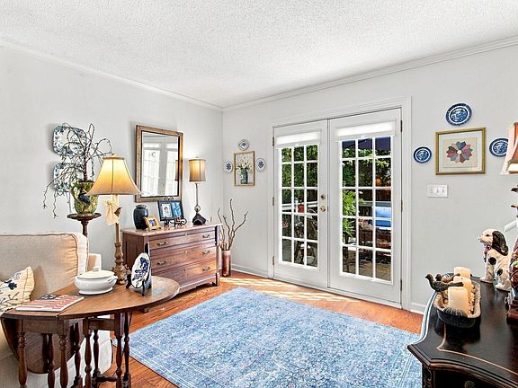 5th image of 206 Angie Dr