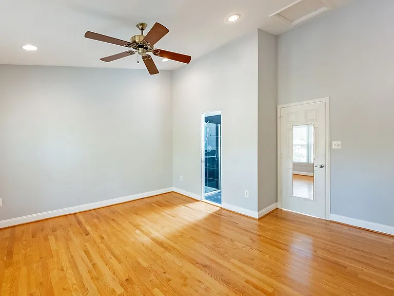 215 Lynn Manor Dr — Photo 31