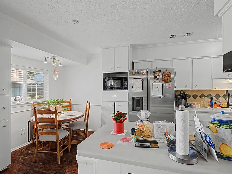 2009 Charleston Dr — Photo 16