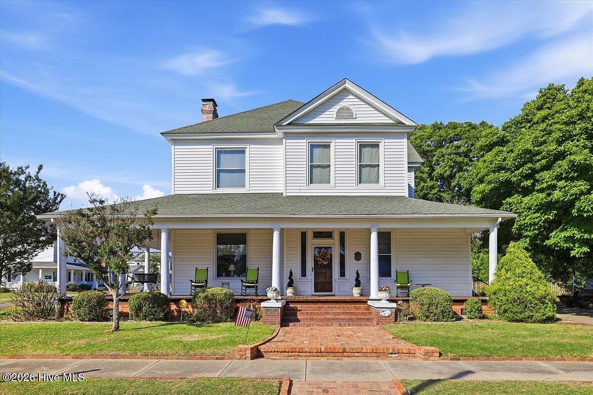 218 W College Street, Mount Olive, NC 28365 | MLS #100570727 | Zillow