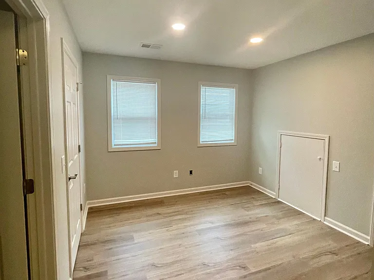 475 N Saylor St — Photo 16
