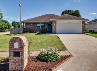 4824 W Burbank St, Springfield, MO 65802