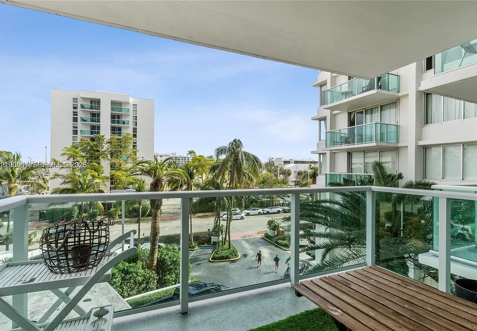 Mirador 1000 Condo — Photo 2