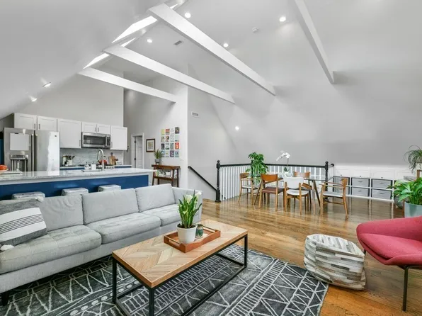 37 Oakview Ter #3, Jamaica Plain, MA 02130