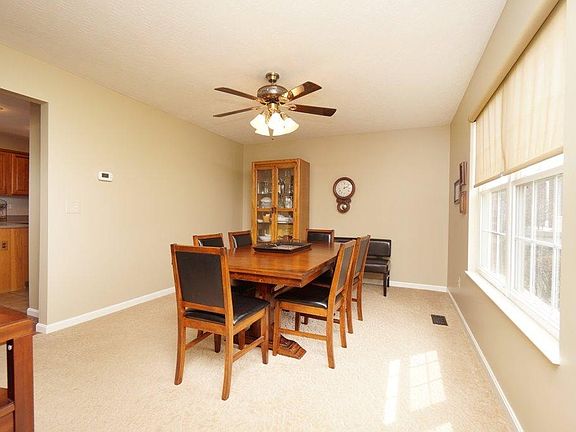 4th image of 176 Wyndham Dr