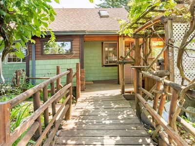 14 NW Lakeside Dr, Cascade Locks, OR, 97014
