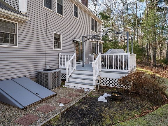 5th image of 12 Thistle Ln