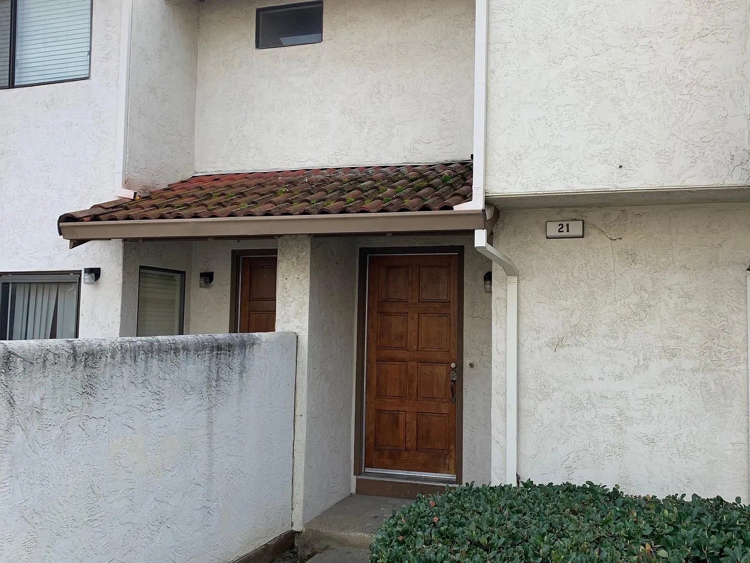 21 Madrid Ln — Photo 2