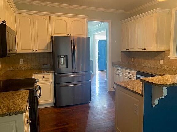 5th image of 230 Newland Cir