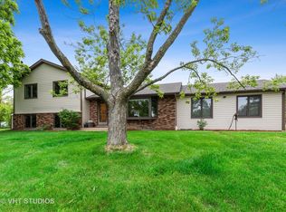 103 Hawthorne Dr, Lindenhurst, IL 60046