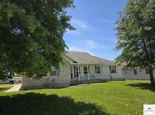 200 W Allison Ln, Clinton, MO 64735