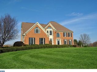 5 Mallard Pond Cir, Newtown, PA 18940