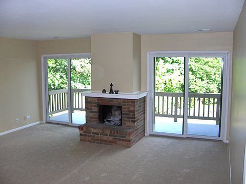 3rd image of 29W471 Emerald Green Dr Unit H