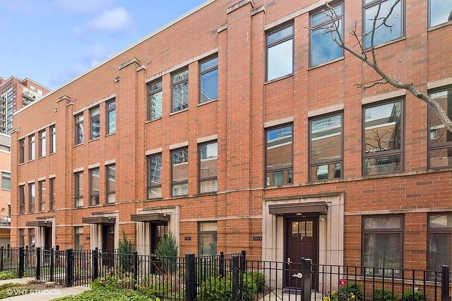 1st image of 1700 S Prairie Ave Unit 4