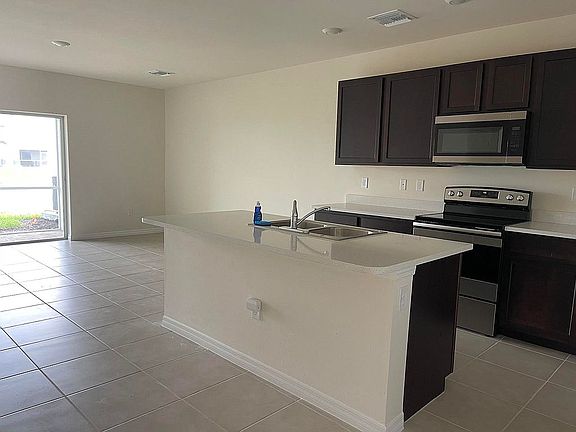 2nd image of 14151 Wildflower Cir