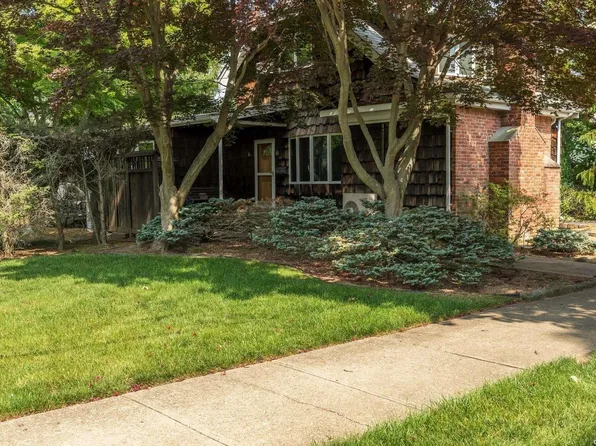 1866 Monroe Avenue, Seaford, NY 11783