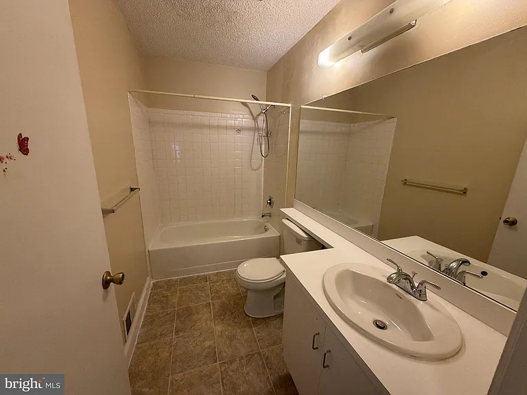 8 Joyner Ct — Photo 9