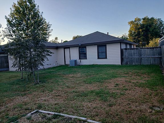 5th image of 2312 Raymond St
