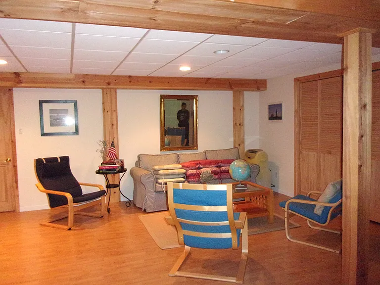 5 Old Country Rd — Photo 7