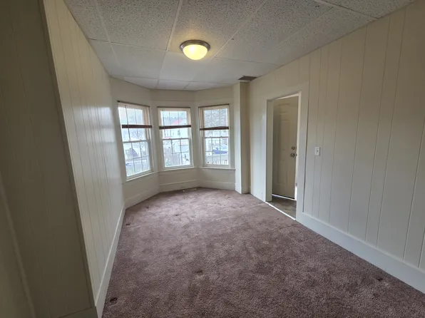 67 Pleasant St #67, Ware, MA 01082