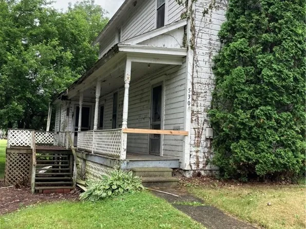530 W Bank St, Uhrichsville, OH 44683