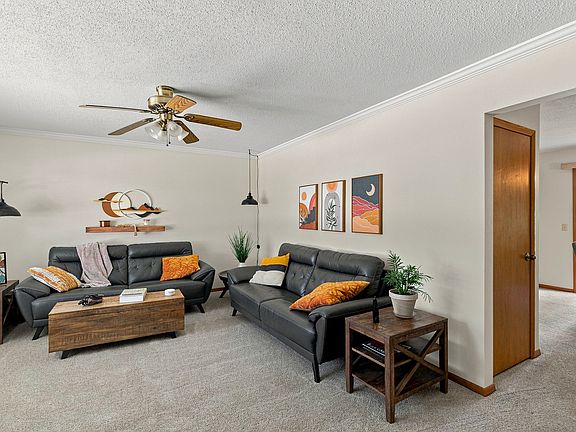 5th image of 2115 W 38th Pl